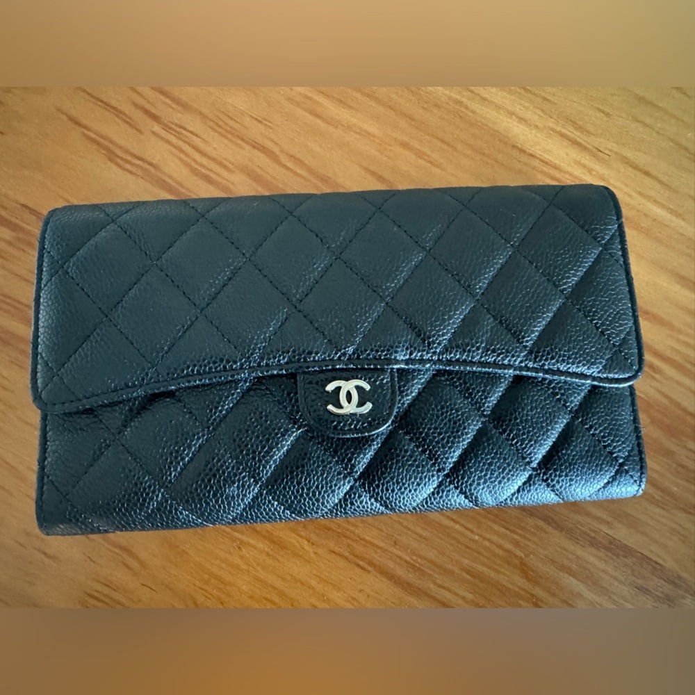 CHANEL Black Caviar XL Clutch/Wallet with Removeable card/coin Insert